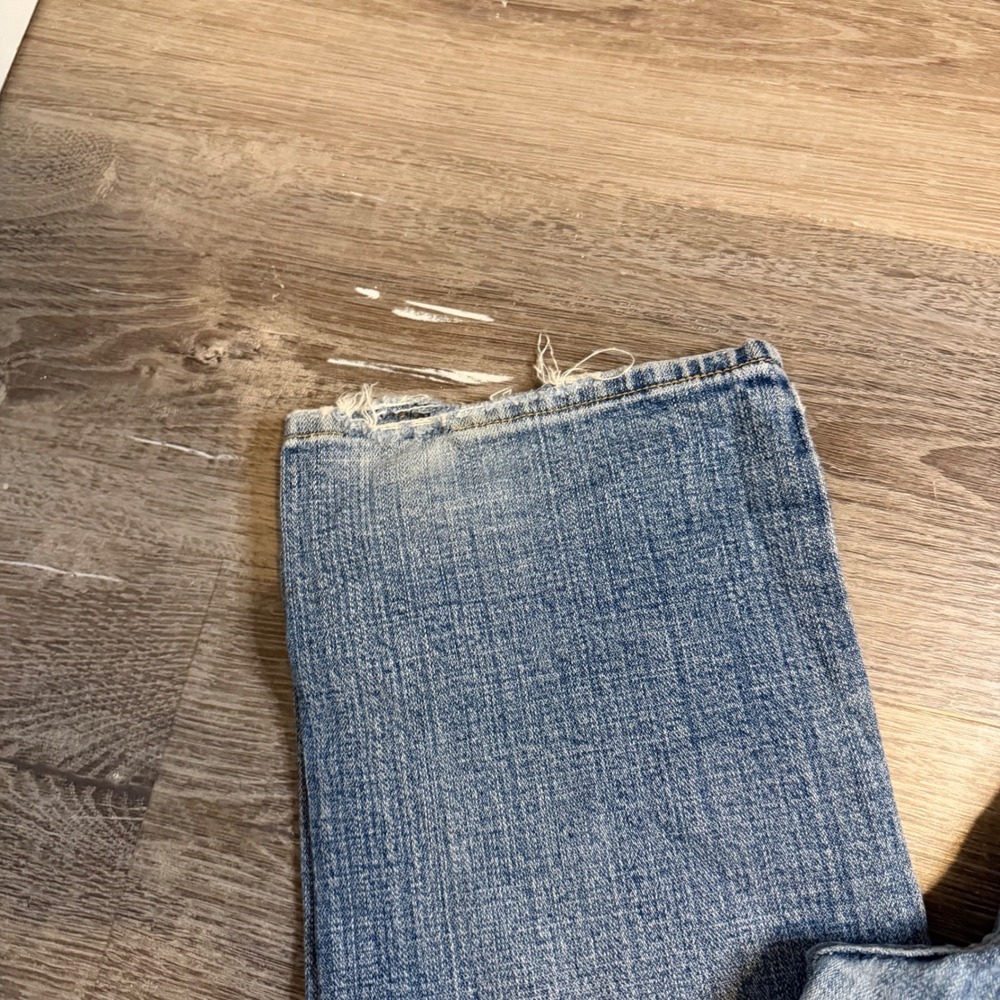 Levis Straight Leg Light Wash Denim Jeans Frayed Hem Blue Size 12M - Picture 5 of 6